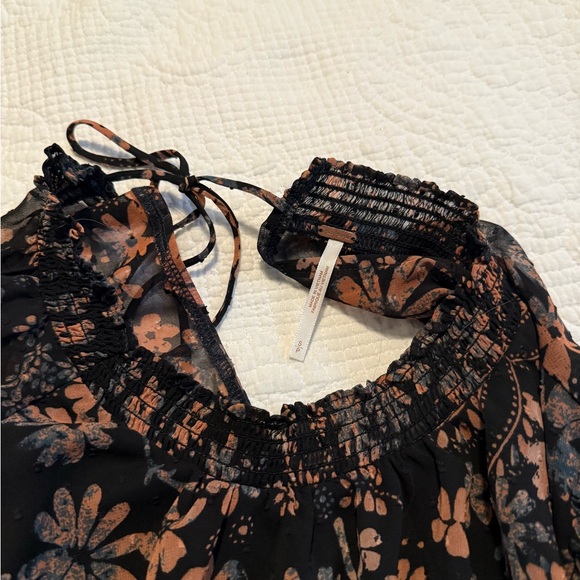 Free People - Picture 3 of 4